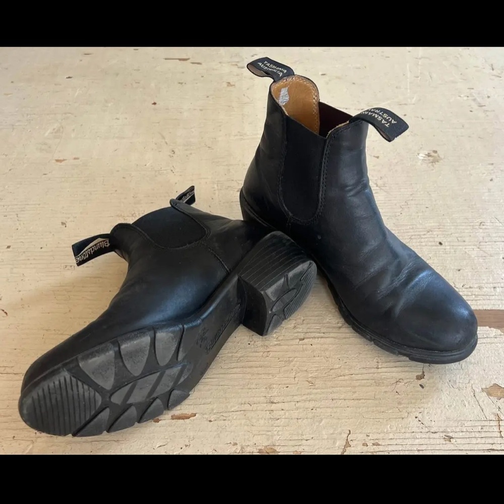 Blundstone Black Leather Ankle Booties - Picture 3 of 5